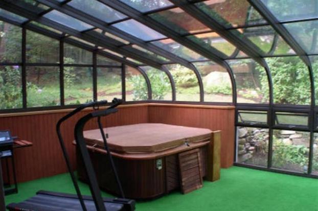 Curved Eve Sunroom